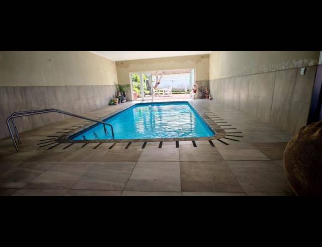 5 BEDROOM HOUSE FOR SALE IN MANABA BEACH